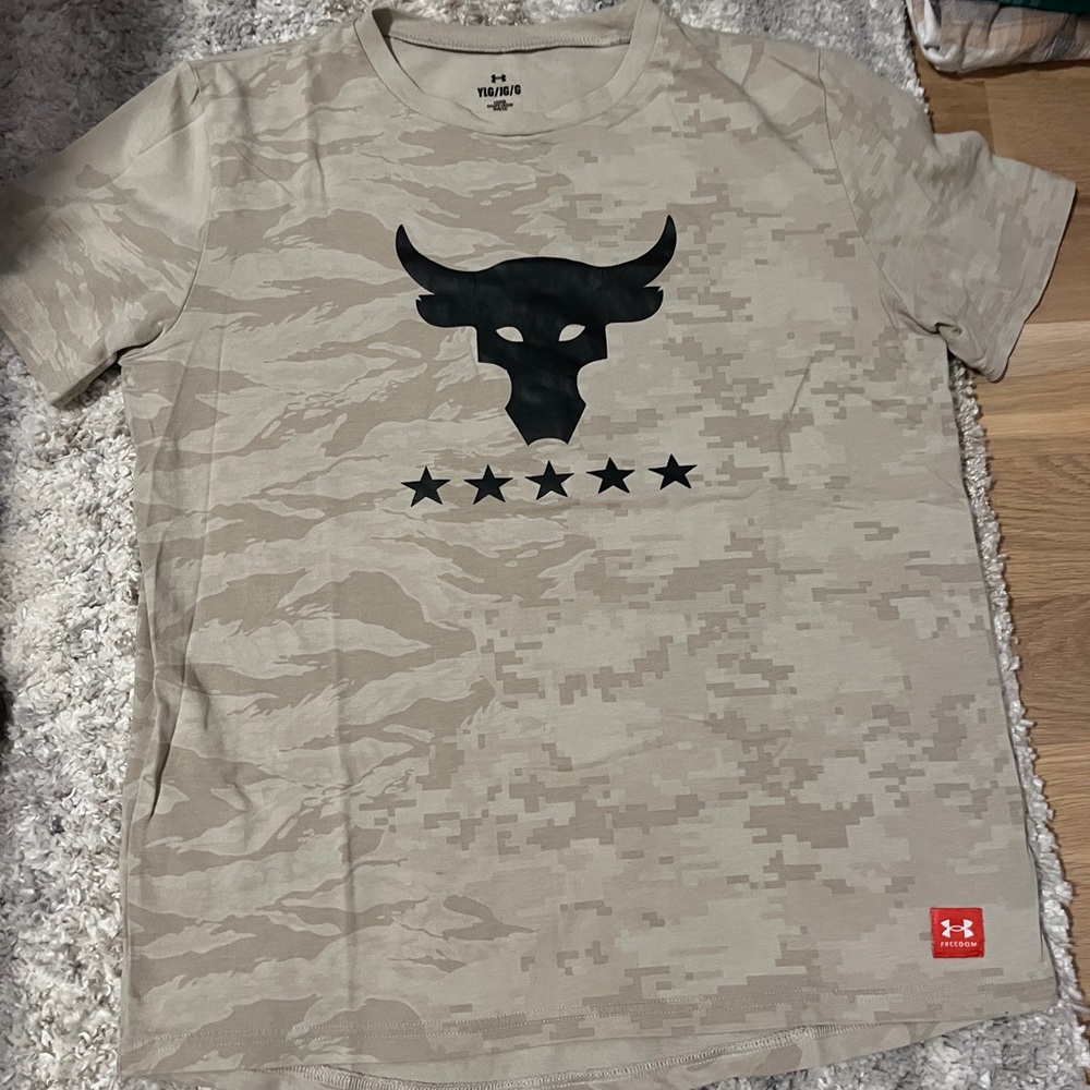 Under Armour Camo -Youth Large